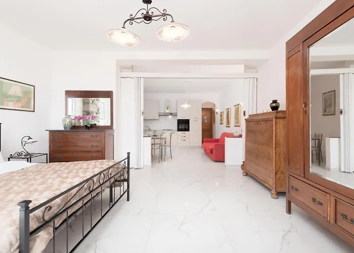 Rossi Tramonti 1, * Corniglia