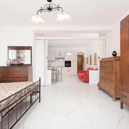 Rossi Tramonti 1, * Корнилья